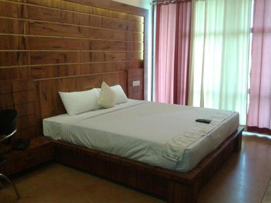 Mak Hotel Bangalore Buitenkant foto