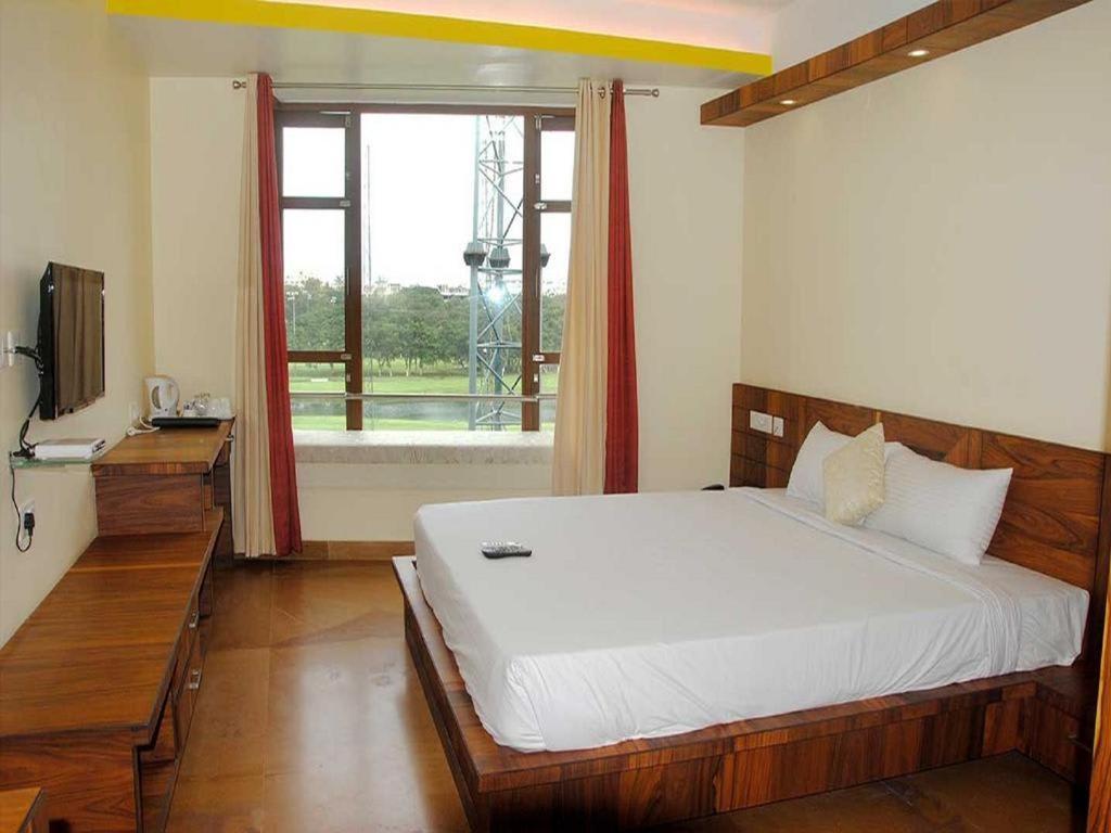 Mak Hotel Bangalore Buitenkant foto