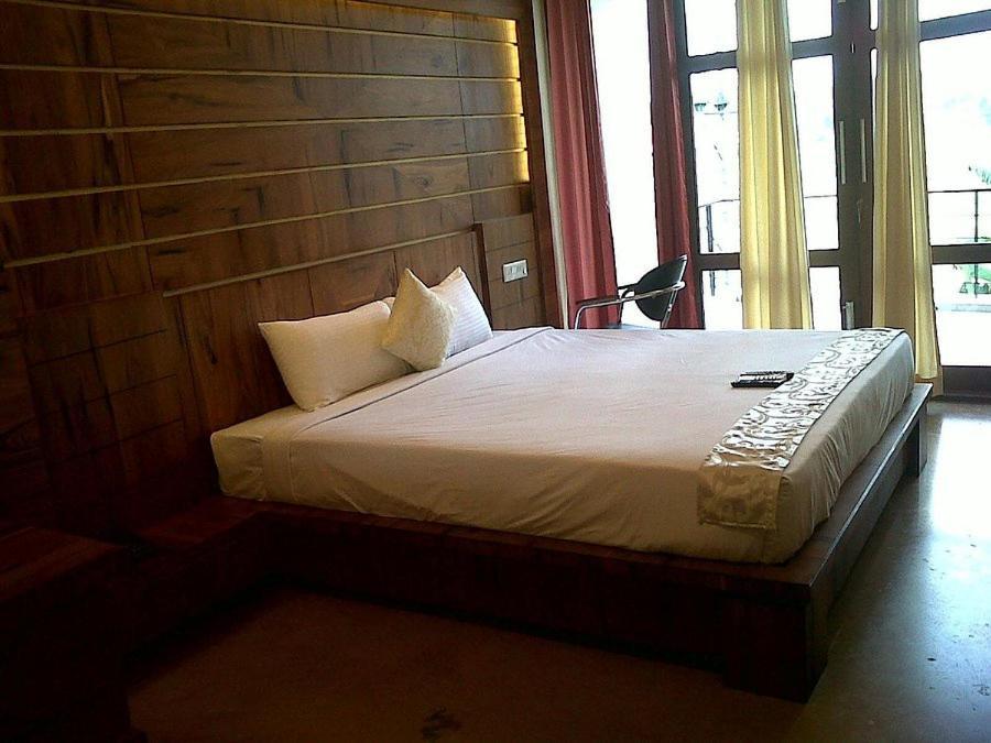 Mak Hotel Bangalore Buitenkant foto