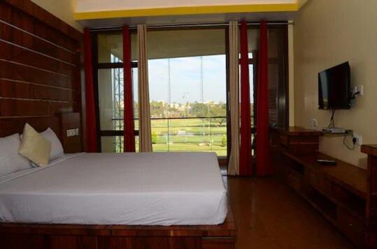 Mak Hotel Bangalore Buitenkant foto